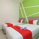 RedDoorz Plus near UIN Raden Fatah Palembang